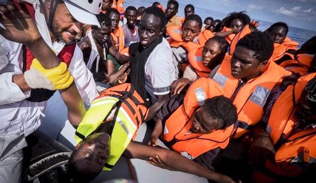 Ennesima tragedia del mare, recuperati 22 cadaveri su barcone di migranti a largo della Libia