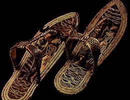 Ecco i sandali di Tutankhamon: le scarpe nell’antico Egitto (video)
