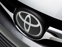 Toyota richiama 6,5 milioni di vetture, difetto nel finestrino