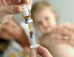 Calo record delle vaccinazioni in Italia, medici in allarme