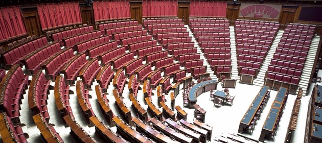 Aumentano gli stipendi in Parlamento, maggioranza prepara la bozza