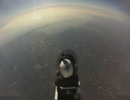 In autogiro come su un Boeing, Donatella Ricci vola a 8.399 metri (video)