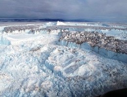 Groenlandia, ghiacciaio al collasso: i mari potrebbero "salire" di mezzo metro