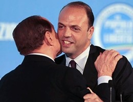 L'ultima pugnalata di Alfano a Berlusconi: "Sono triste per lui. A 80 si fa fischiare dai leghisti"
