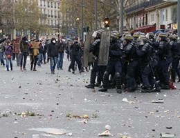 COP21, 317 fermi dopo gli scontri ai cortei vietati a Parigi