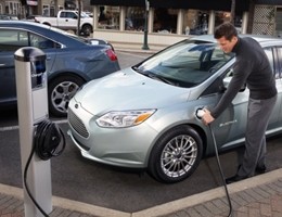 California, l’auto elettrica diventa una realtà nel Golden State (video)
