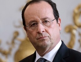 Hollande: “La Francia è in guerra, l’Europa intervenga con noi”