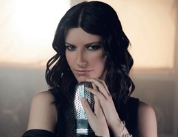Laura Pausini, i remix del brano “Innamorata” firmato Jovannotti