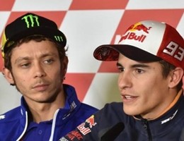 La Honda accusa: “Marquez cade per il calcio di Rossi”
