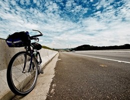 In bici dalla Sicilia in Norvegia, ciclista sordo gira Europa