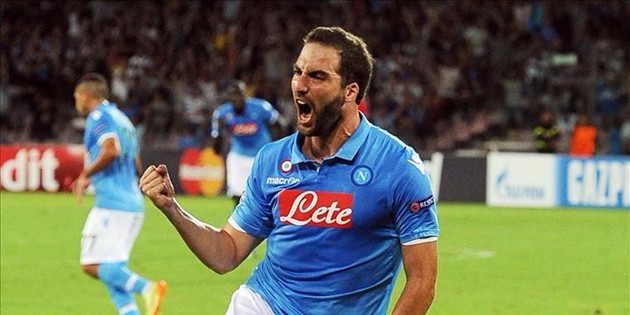 Inter sconfitto per 2-1 e perde il primo posto. Doppietta Higuain porta il Napoli in vetta