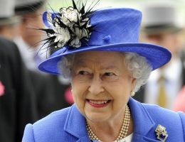 Nel 2016 compirà 90 anni, la regina d’Inghilterra pensa di abdicare
