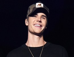 Justin Bieber chiude Instagram ai fan per insulti a sua fidanzata