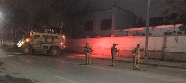 Razzo contro l’ambasciata italiana a Kabul, due guardie afghane ferite. Pezzotti: “Stiamo tutti bene”
