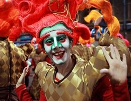 L’Uruguay inaugura il carnevale più lungo del mondo: 40 giorni (video)