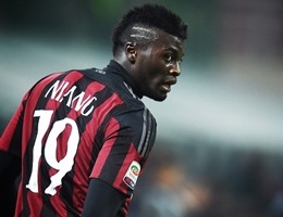 Incidente d'auto per Niang, per il calciatore due mesi di stop