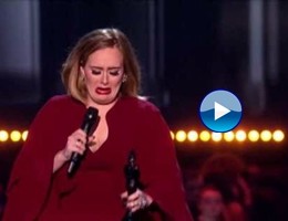 Brit Awards, Adele in lacrime dopo il messaggio dell’astronauta