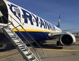Tasse aereoportuali troppo alte, Ryanair taglia 600 posti e attacca Renzi e l’Alitalia