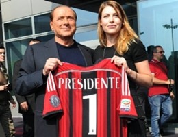 Calcio: Berlusconi: "Bee per il Milan? Scadenze e trattative anche con altri"