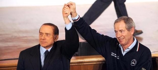 Berlusconi boccia la Meloni: "Una mamma non può fare il sindaco". Renzi: "Invece sì"