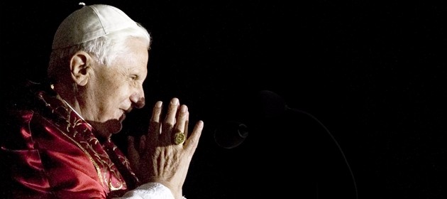 Parla mons. Gäenswein: "Benedetto XVI si sta spegnendo come una candela"