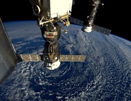 Nasa: Soyuz russo ha agganciato Iss con tre astronauti a bordo