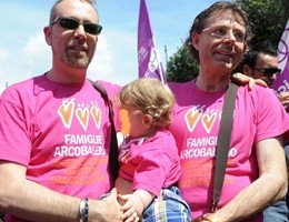 genitori_gay-1030x615