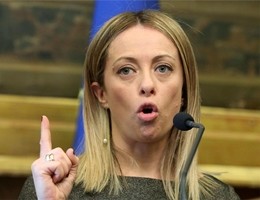 Pressing Lega-Fdi su Berlusconi per candidatura a sindaco della Meloni. Giorgia verso il sì