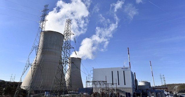 Macron: 14 reattori nucleari chiuderanno entro il 2035