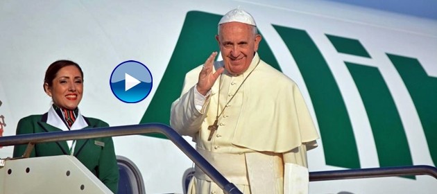 Il Papa è arrivato a Roma, da Lesbo ha portato 12 rifugiati siriani di religione musulmana