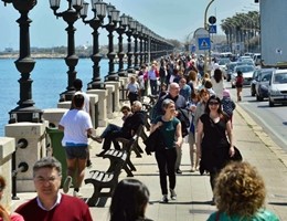 Ponte del 25 aprile, resta a casa il 62% degli italiani