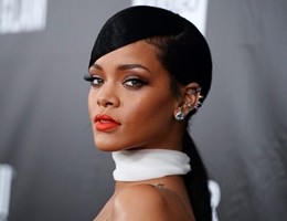 Rihanna lancia la sua seconda linea di cosmetici