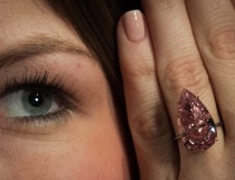 Asta-Unique-Pink-diamante-rosa-a-pera