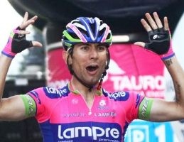 Giro d'Italia, tappa a Diego Ulissi. Dumoulin torna in rosa