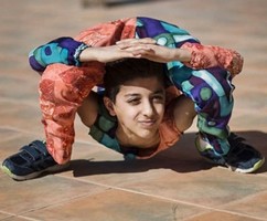Spiderboy il 12enne contorsionista di Gaza punta al record