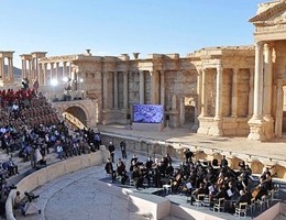 Musica e propaganda a Palmira, suona Gergiev con il Marinskji