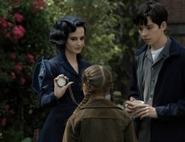 tim burton miss-peregrines-home-for-peculiar-children-screenshot-5