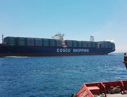 Super nave cinese inaugura il nuovo canale di Panama