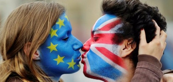 Brexit 2, la Gran Bretagna si pente: "Nuovo referendum sull'Europa"
