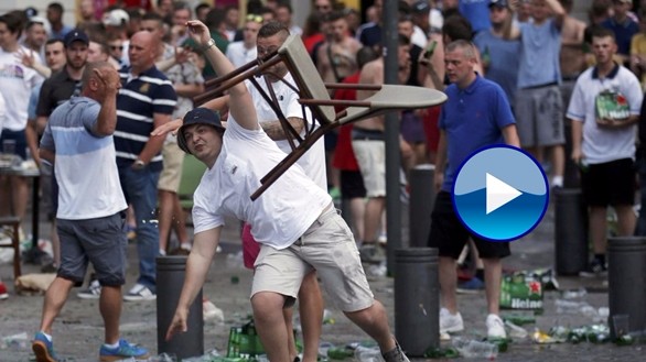 Guerriglia a Marsiglia, scontro tra hooligans e russi. Tifoso inglese in fin di vita