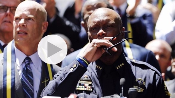 Polizia Dallas: Johnson aveva “progetti devastanti”. Il misterioso messaggio col sangue del cecchino