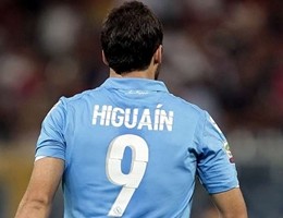 gonzalo-higuain-napoli_1welc2to9oexk1g51blx9ts9c1