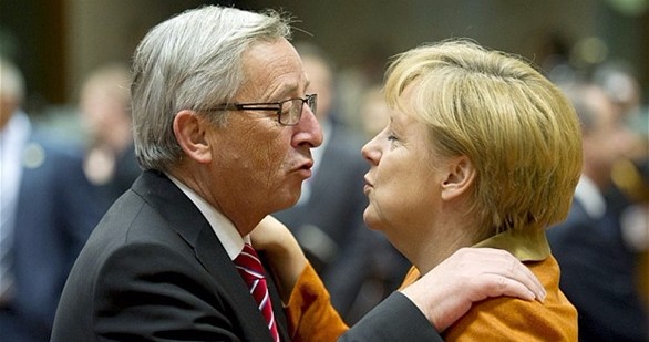 Commissione Juncker sotto attacco da Londra e nell'Europa