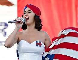 Katy Perry, la mia voce il mio voto per Hillary Clinton