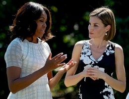 Michelle incontra Letizia: aspetto Hillary prima donna presidente