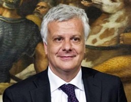 ministro-Gian-Luca-Galletti258