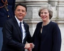 Renzi accoglie Theresa May a Roma a Villa Doria Pamphilj