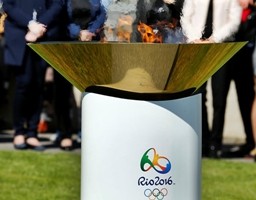 Rio 2016, la torcia olimpica arriva a San Paolo