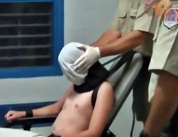 Australia, in un carcere minorile trattati come ad Abu Ghraib