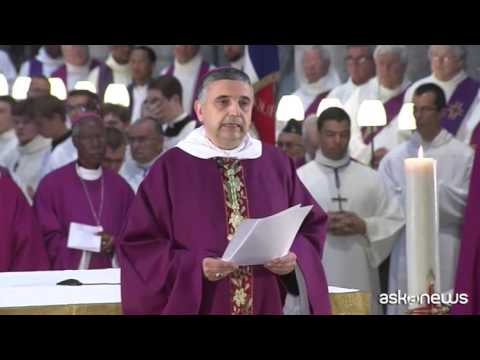 Francia, migliaia al funerale del sacerdote ucciso dai jihadisti